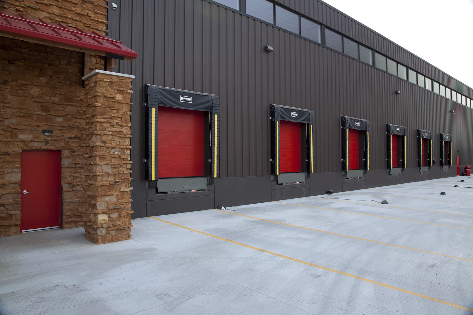 600 Series installed commercial door reference