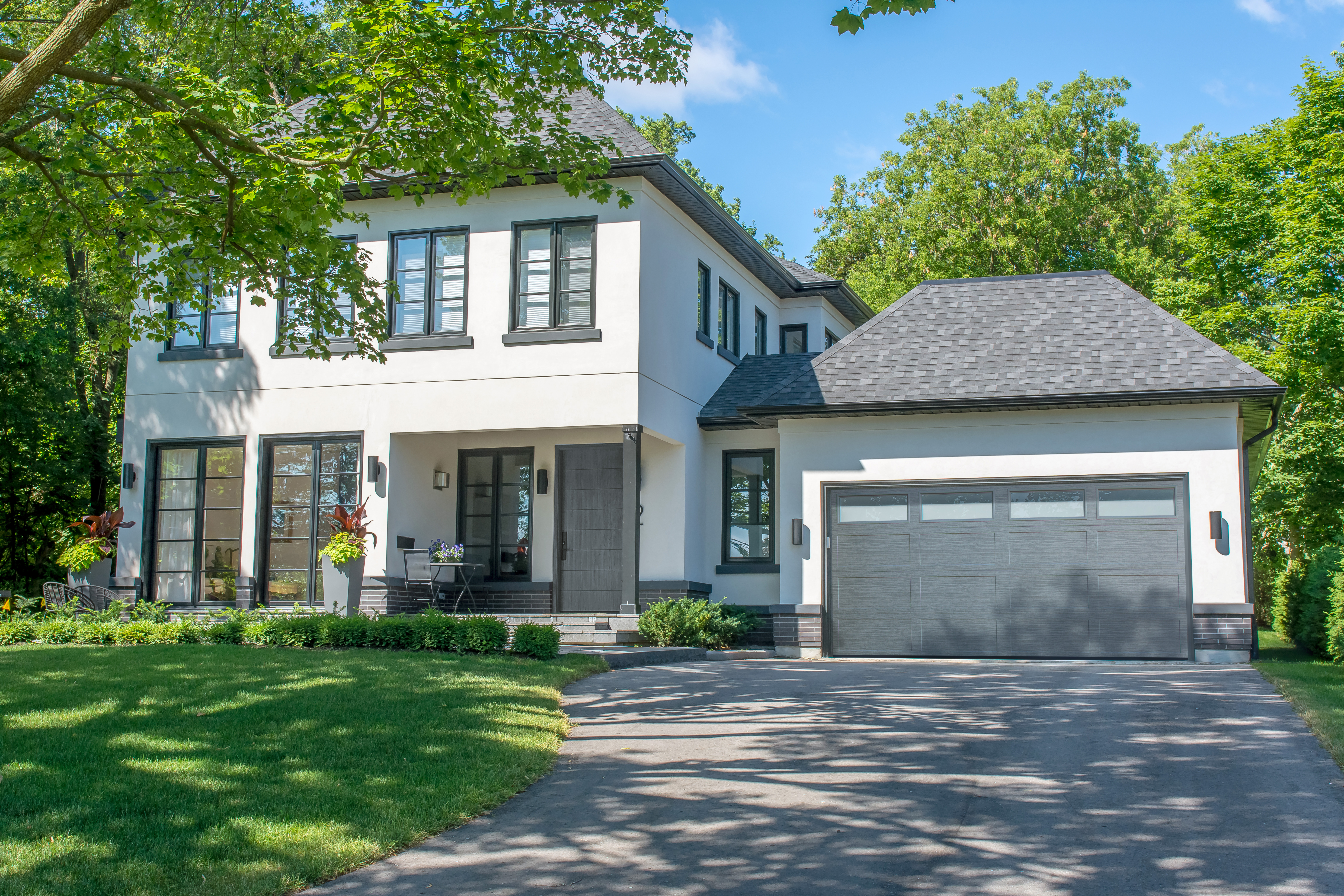 2000 Series installed garage door reference