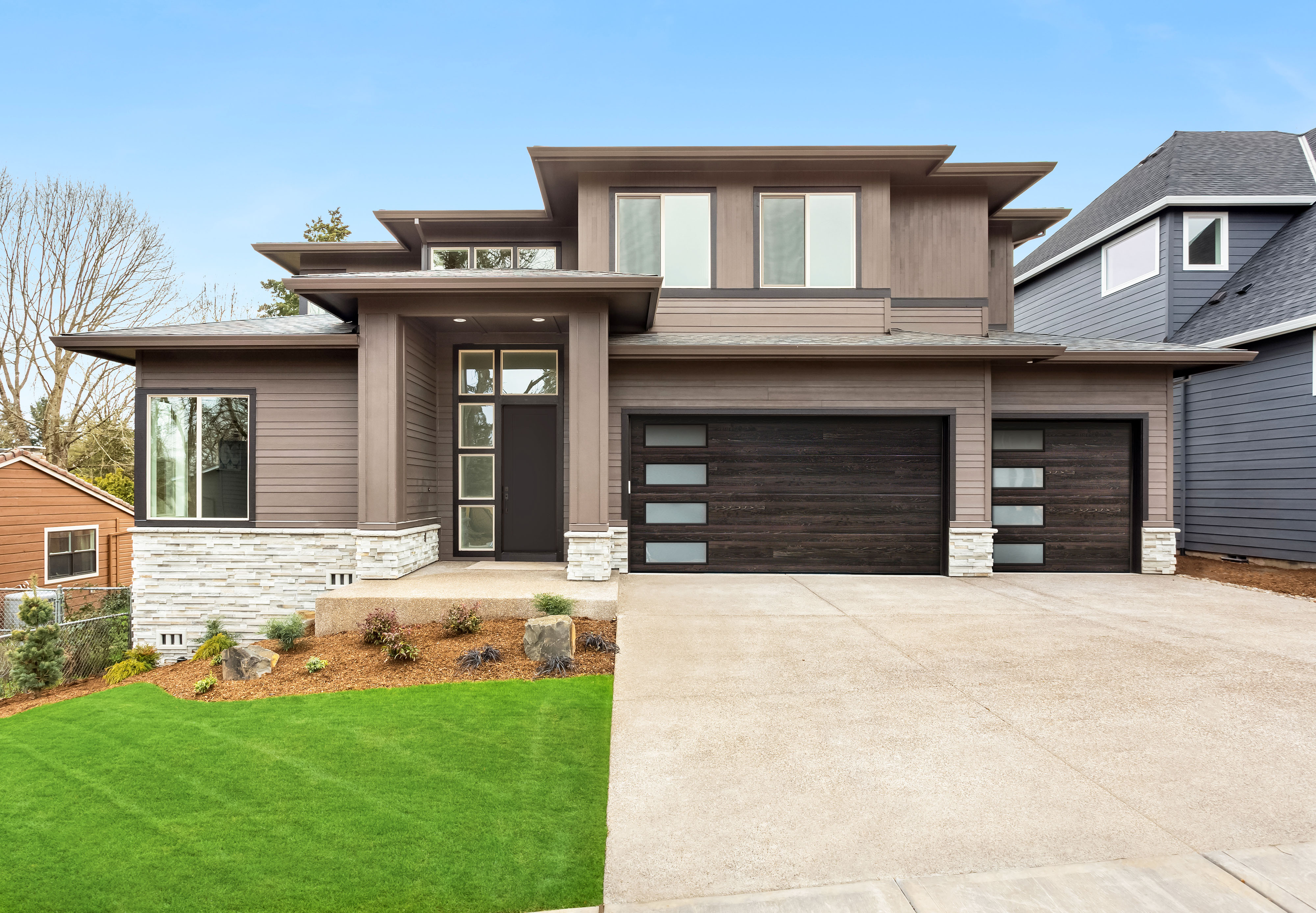 600 Series installed garage door reference